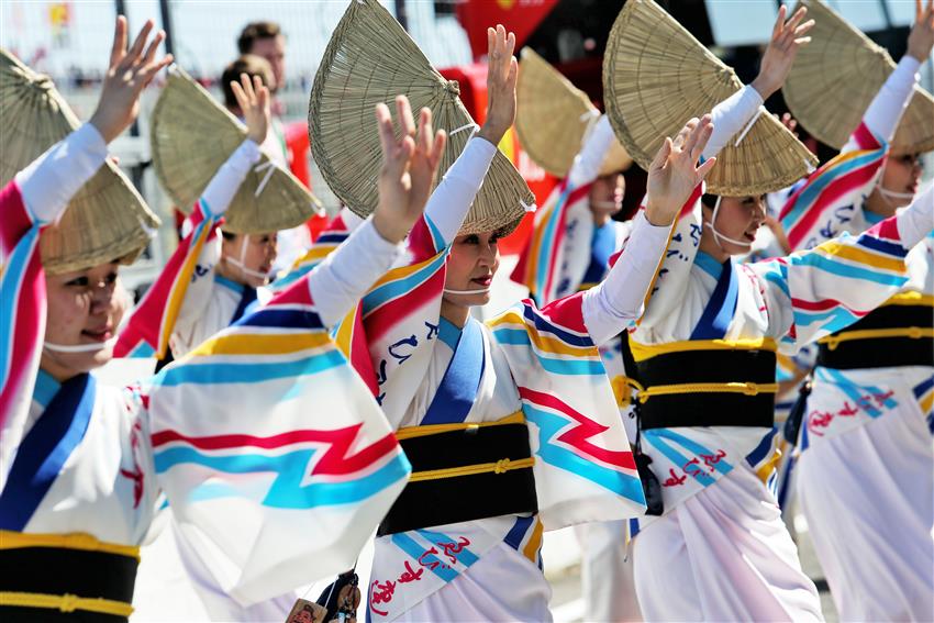 Suzuka performers